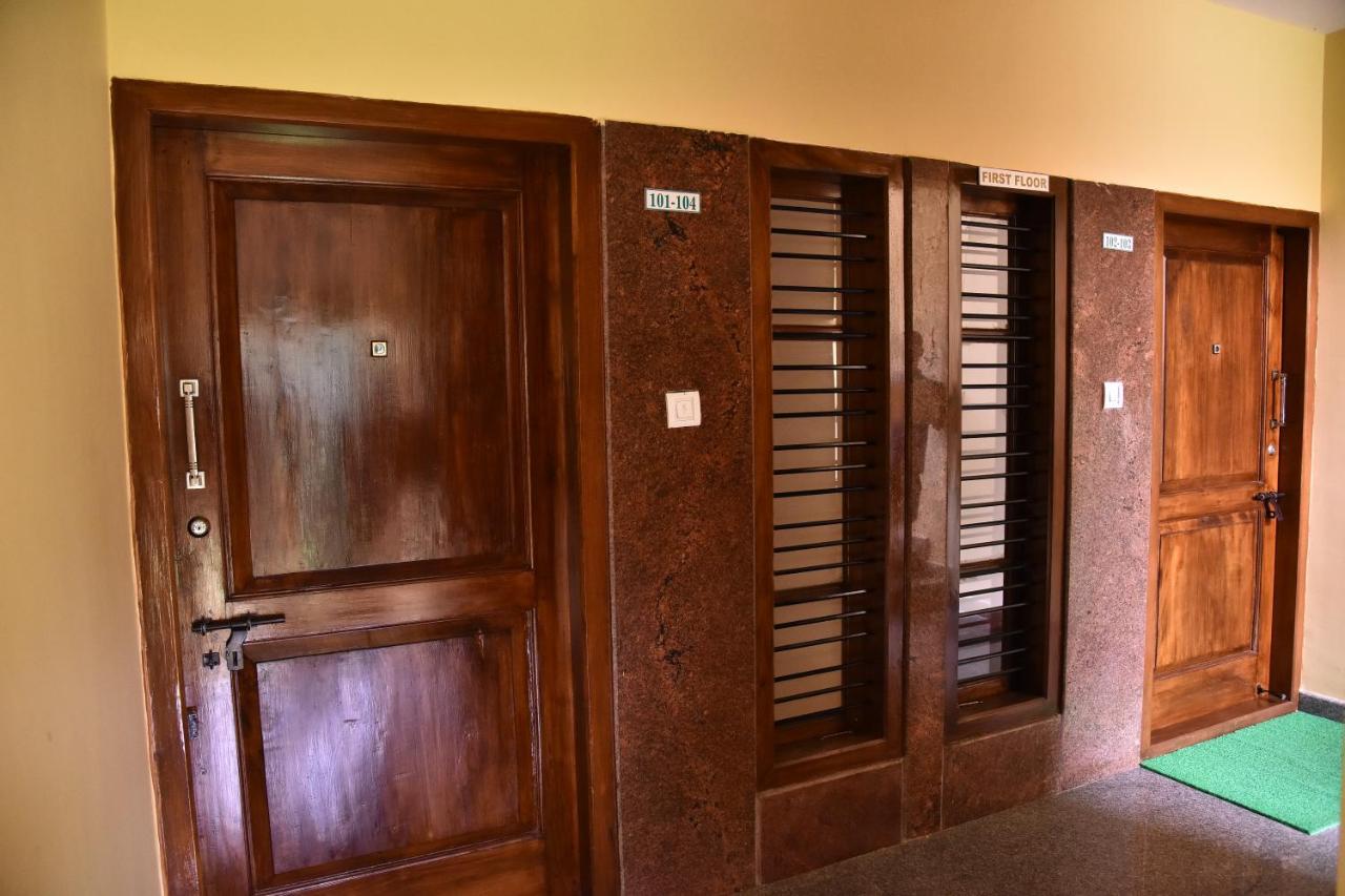 The Banjaara Suites Bangalore Bagian luar foto