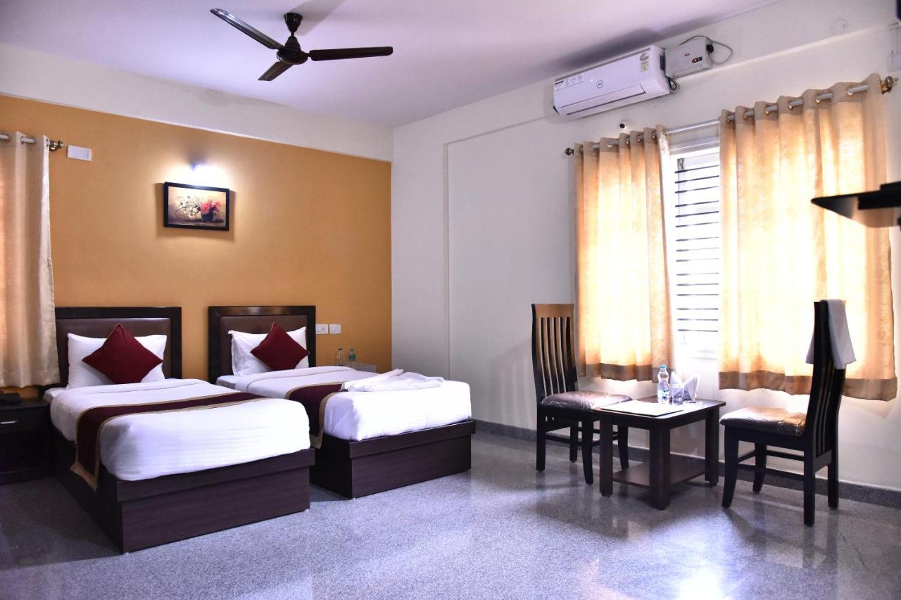 The Banjaara Suites Bangalore Bagian luar foto