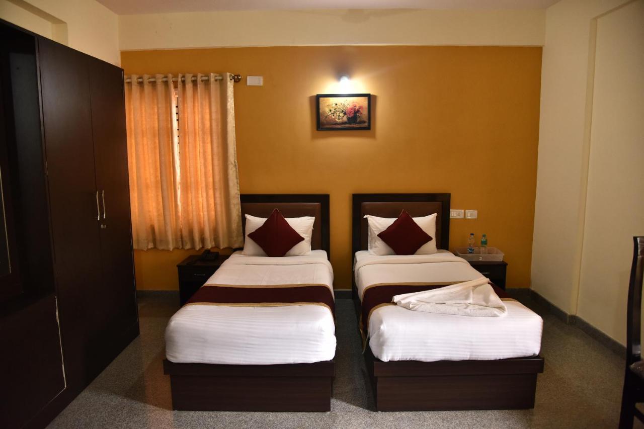 The Banjaara Suites Bangalore Bagian luar foto
