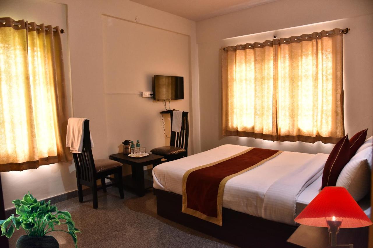 The Banjaara Suites Bangalore Bagian luar foto