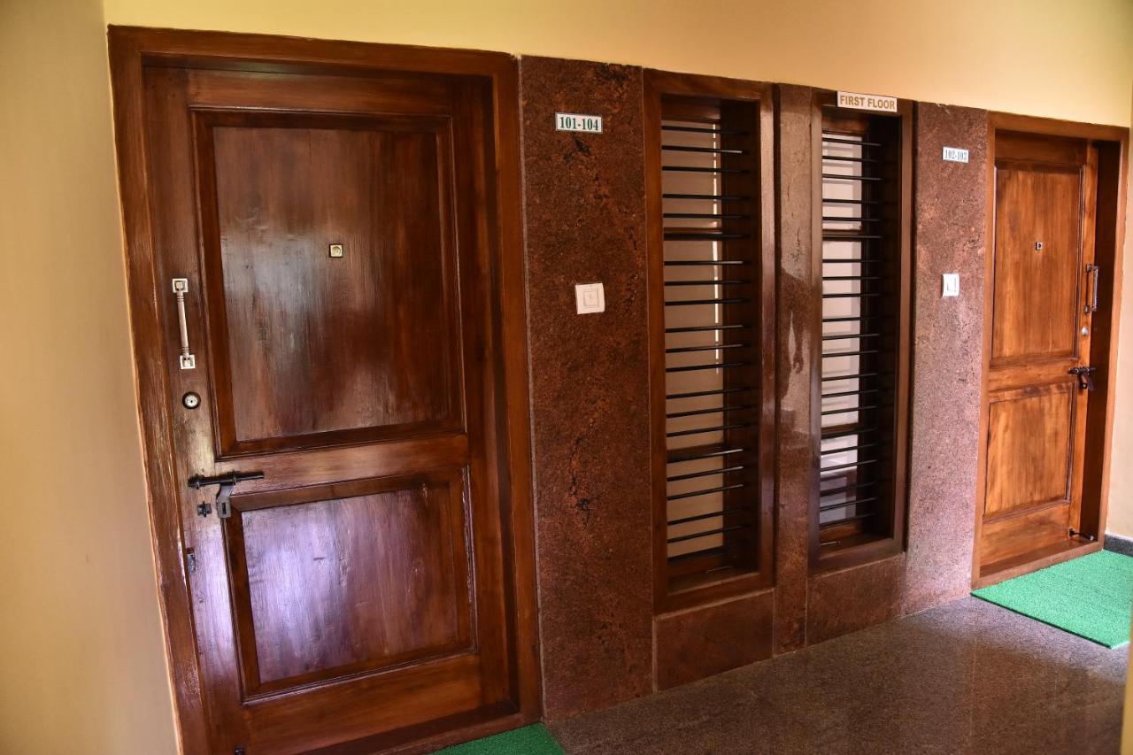 The Banjaara Suites Bangalore Bagian luar foto
