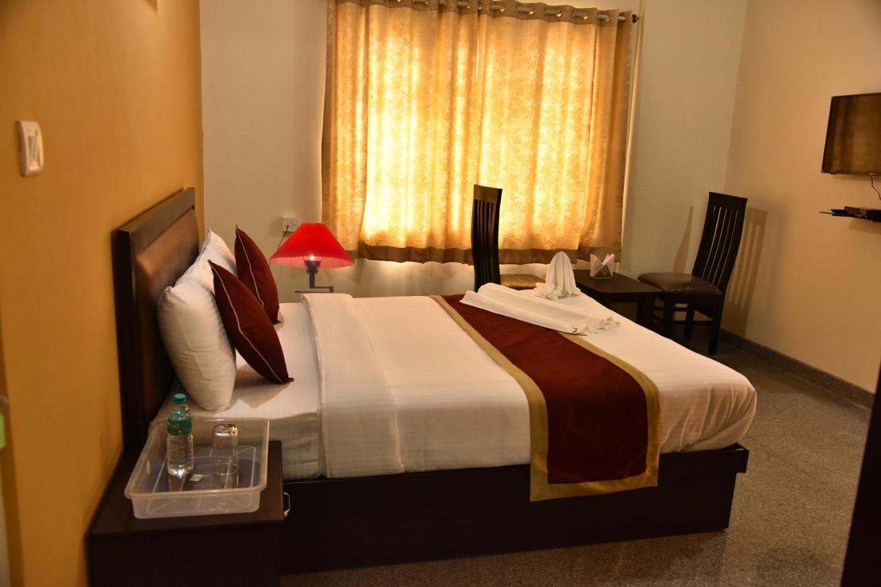 The Banjaara Suites Bangalore Bagian luar foto