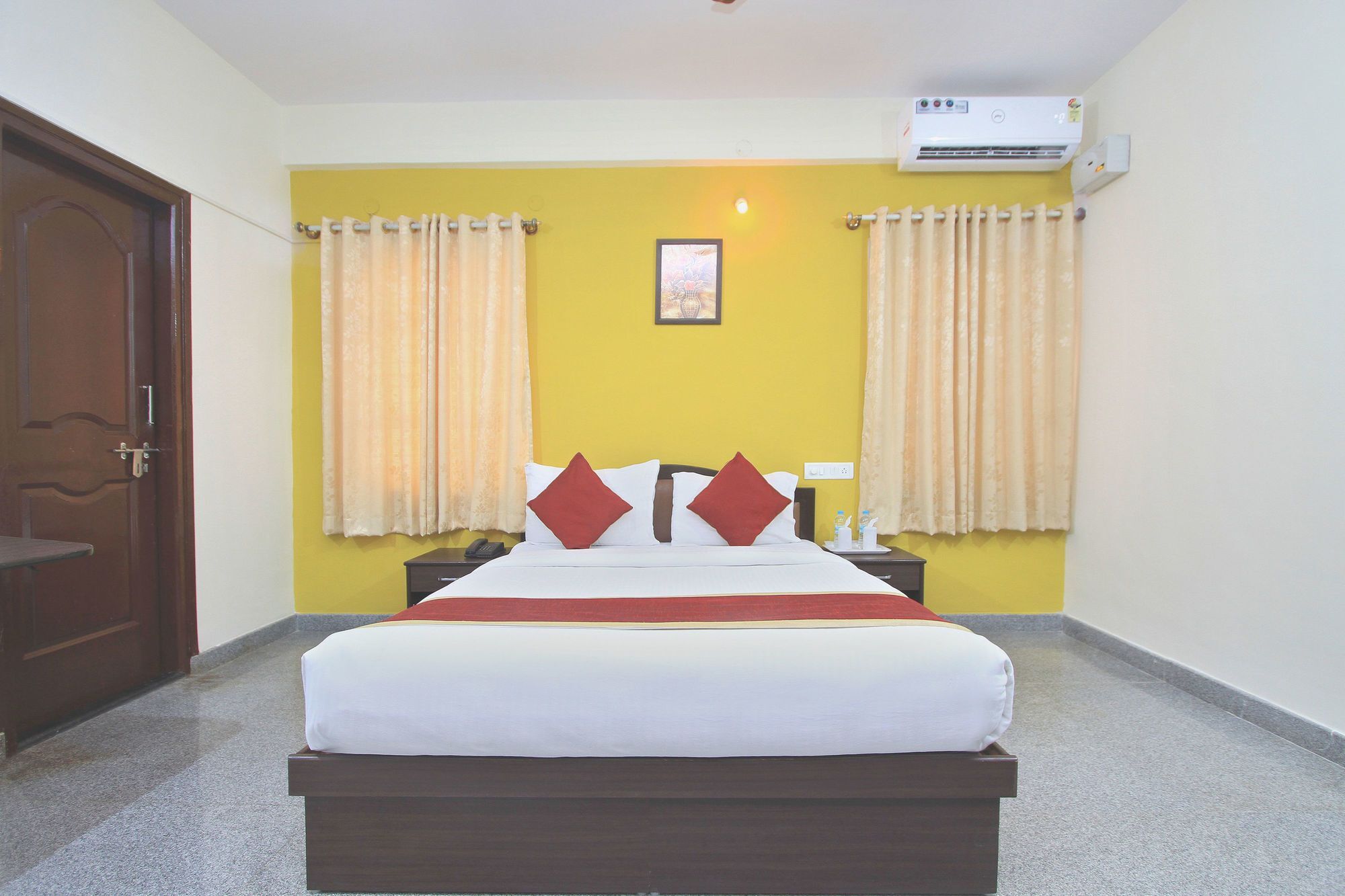 The Banjaara Suites Bangalore Bagian luar foto