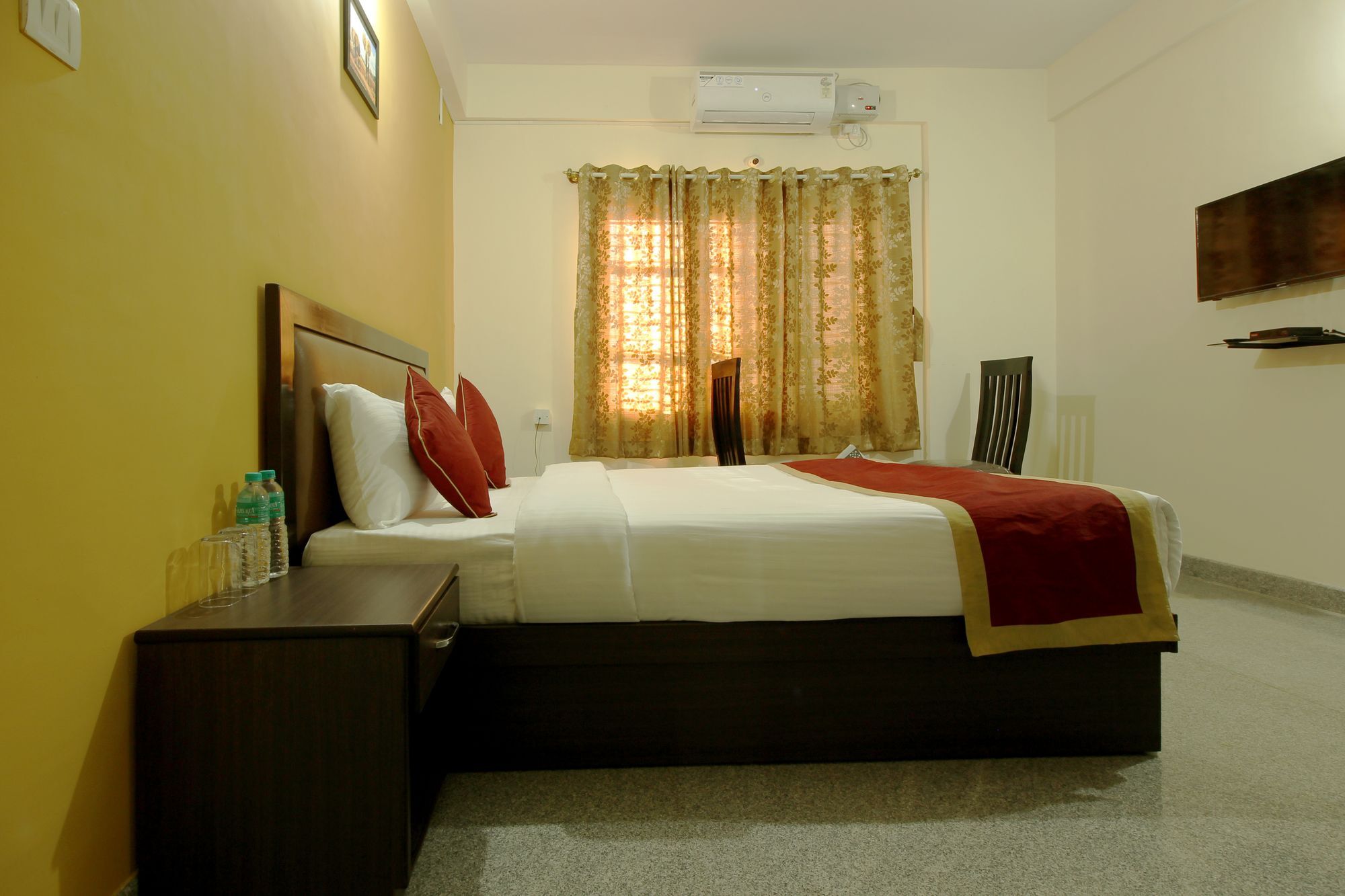 The Banjaara Suites Bangalore Bagian luar foto