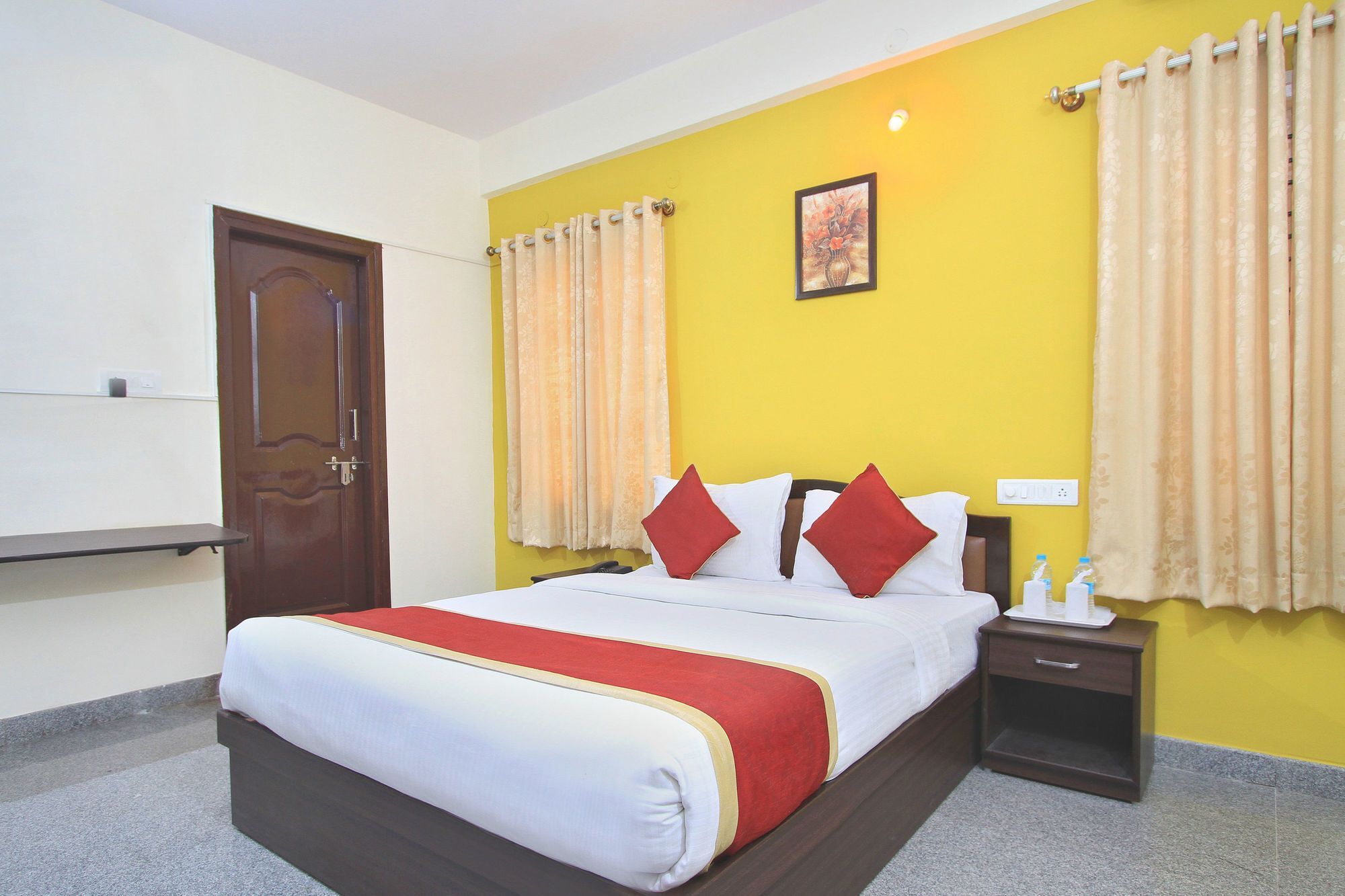 The Banjaara Suites Bangalore Bagian luar foto