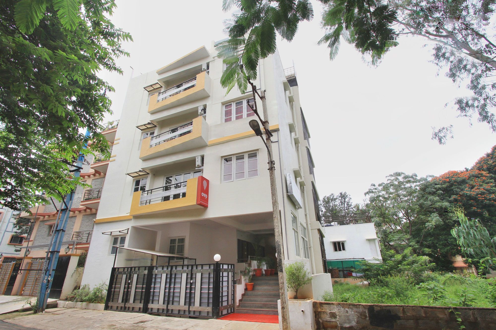 The Banjaara Suites Bangalore Bagian luar foto