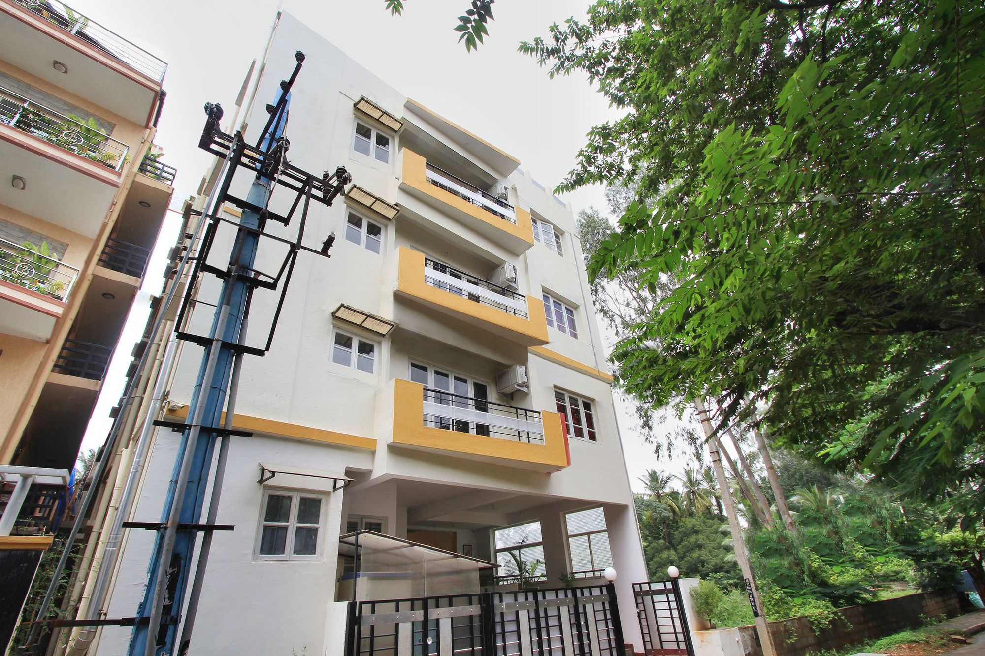 The Banjaara Suites Bangalore Bagian luar foto